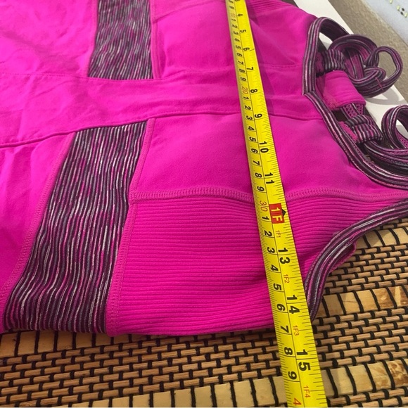 ATHLETA Prasada Tank Top Size Medium Racerback‎ Shelf Bra Pink Activewear Yoga - Picture 9 of 10